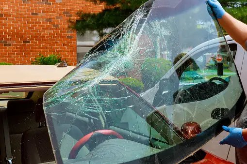 Get Professional Auto Glass and Windshield Replacement Service In Claremont, CA